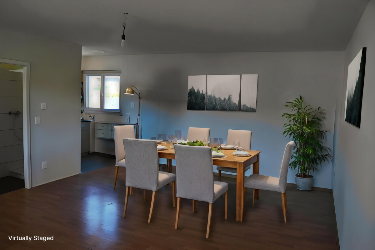 Esszimmer mit virtuell gestellter Möblierung