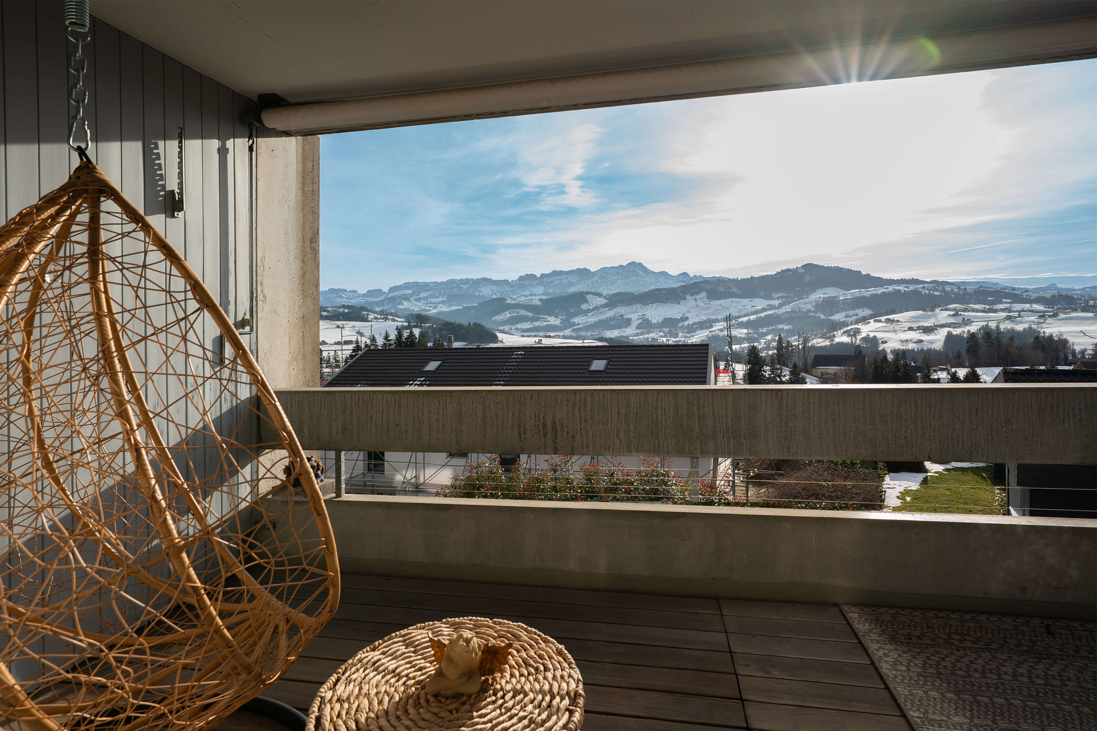 Balkon mit Bergblick