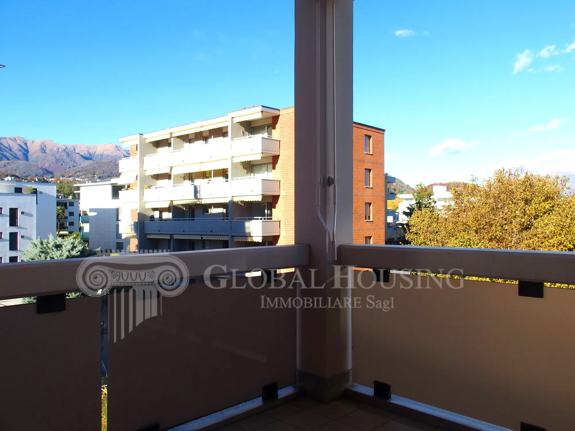 Balkon mit Bergblick