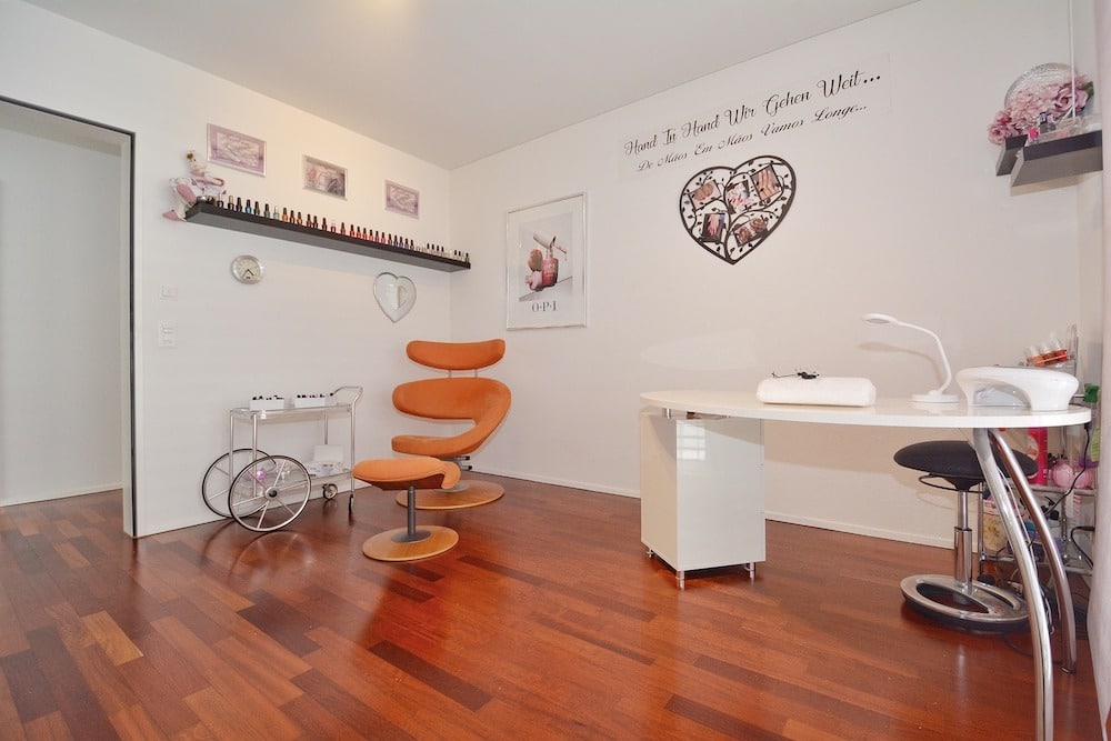 Nagelstudio / Maniküre-Arbeitsraum