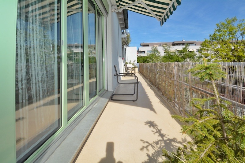 Balkon mit Markise