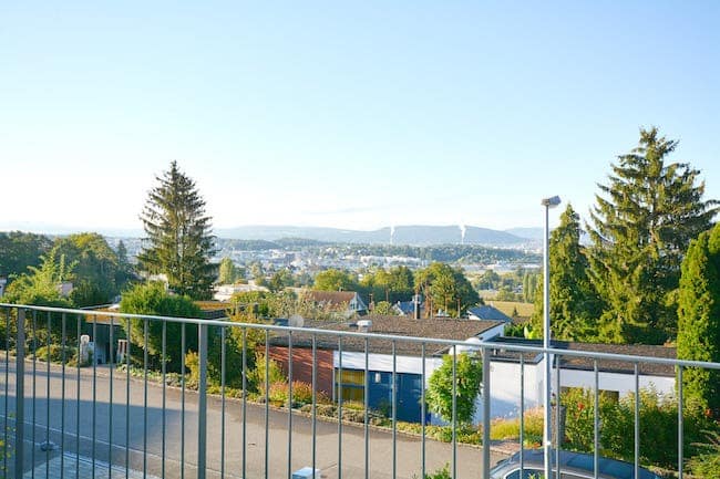Blick vom Balkon über die Landschaft