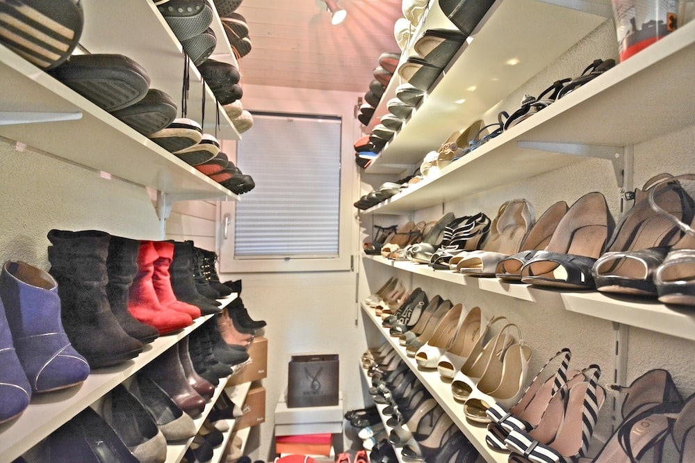 Begehbarer Schuhschrank
