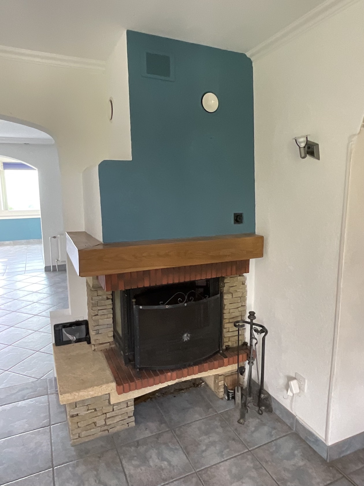 Wohnraum mit Kamin