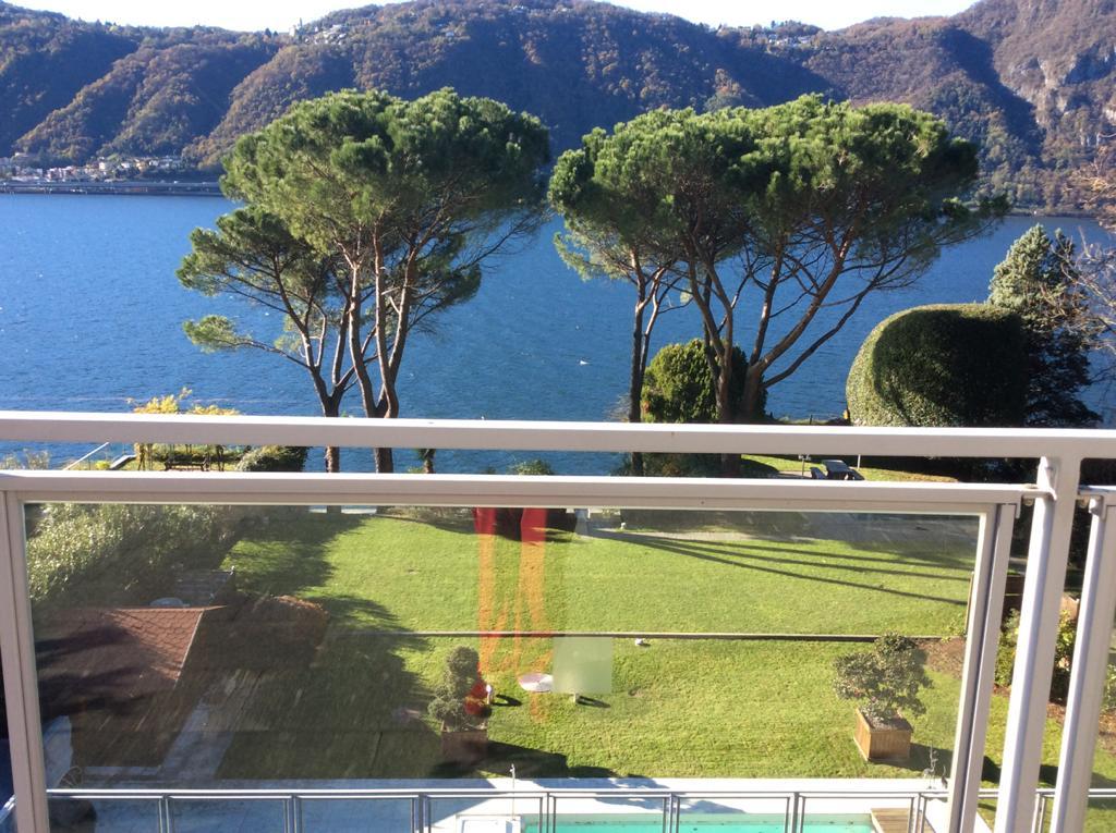 Balkon- und Seeblick