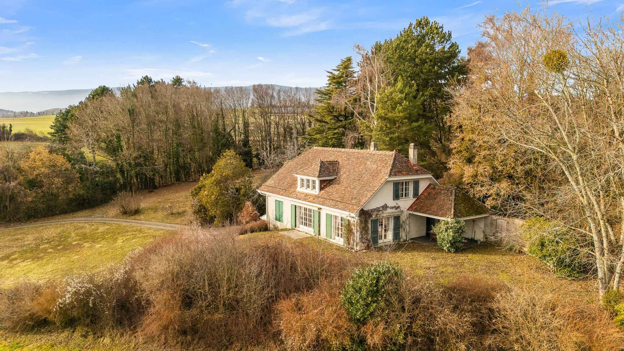 Ländliches Haus mit großem Grundstück