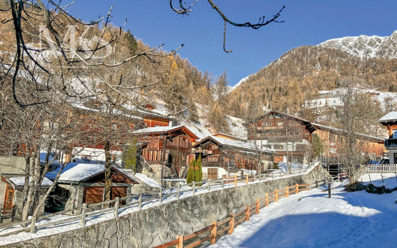 Alpendorf im Schnee
