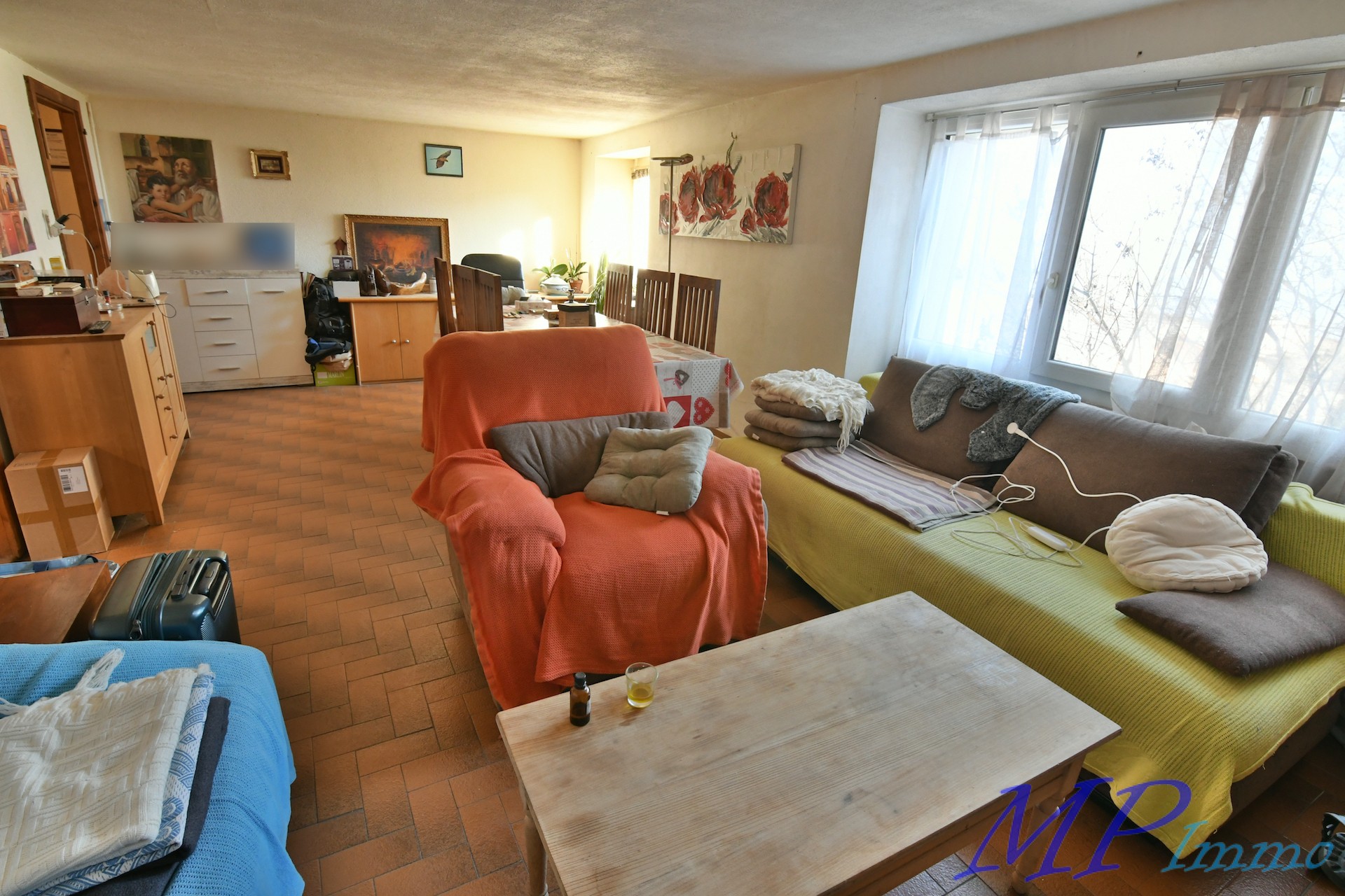 Wohnzimmer mit Essbereich