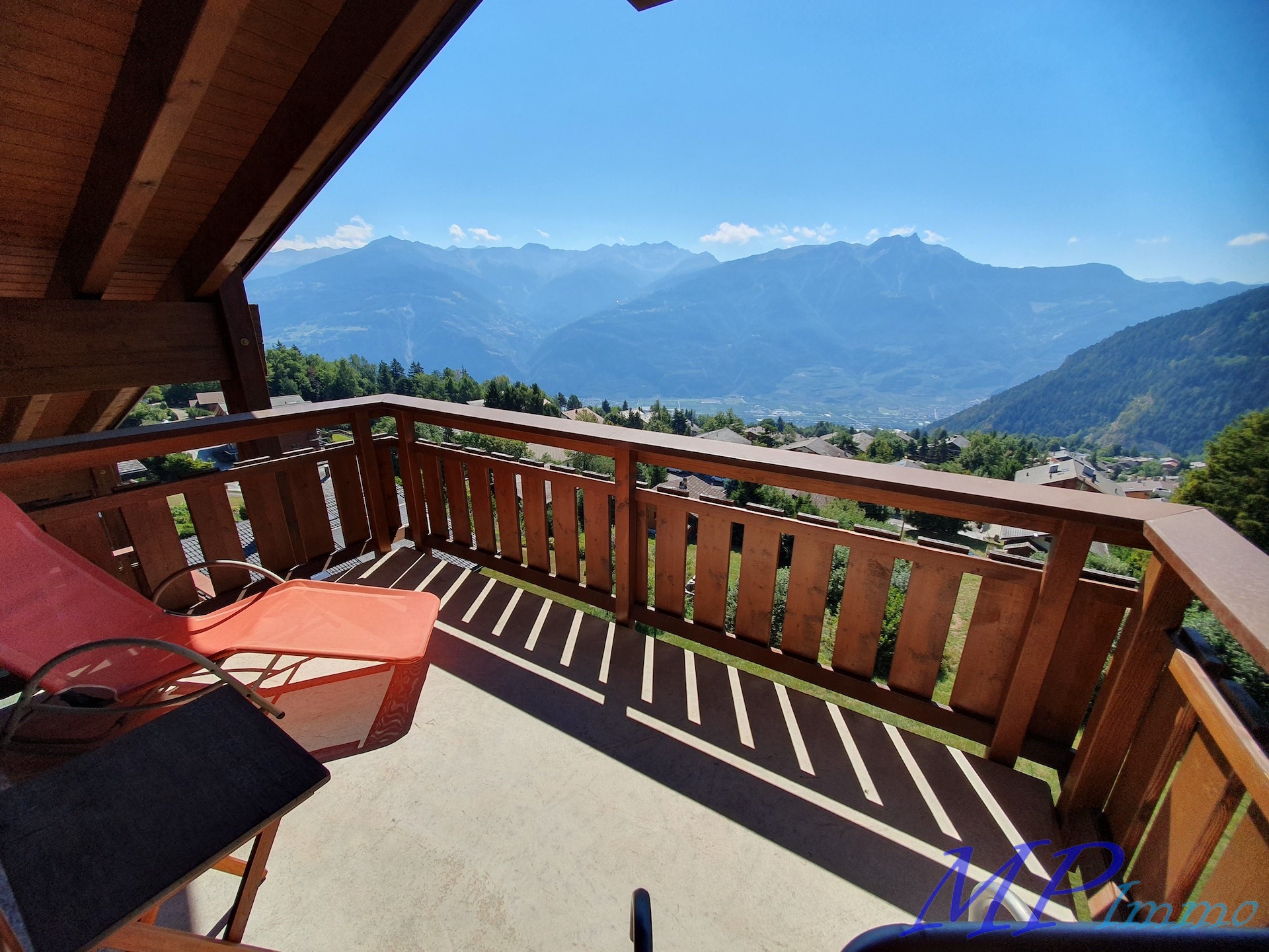 Balkon mit Alpenpanorama