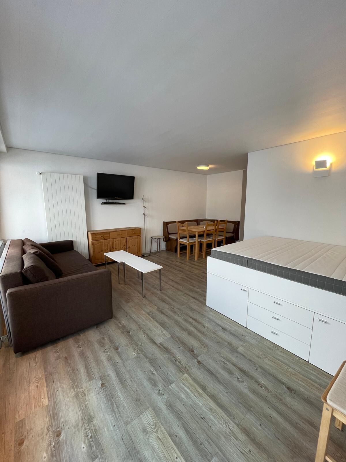 Möbliertes Studiozimmer