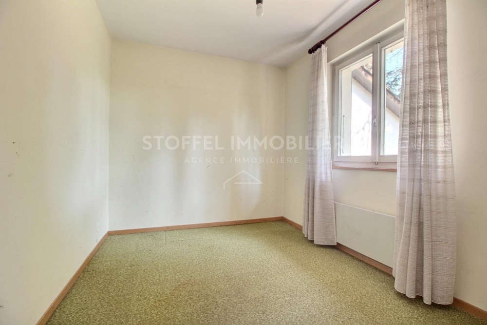 Kleines schlichtes Zimmer