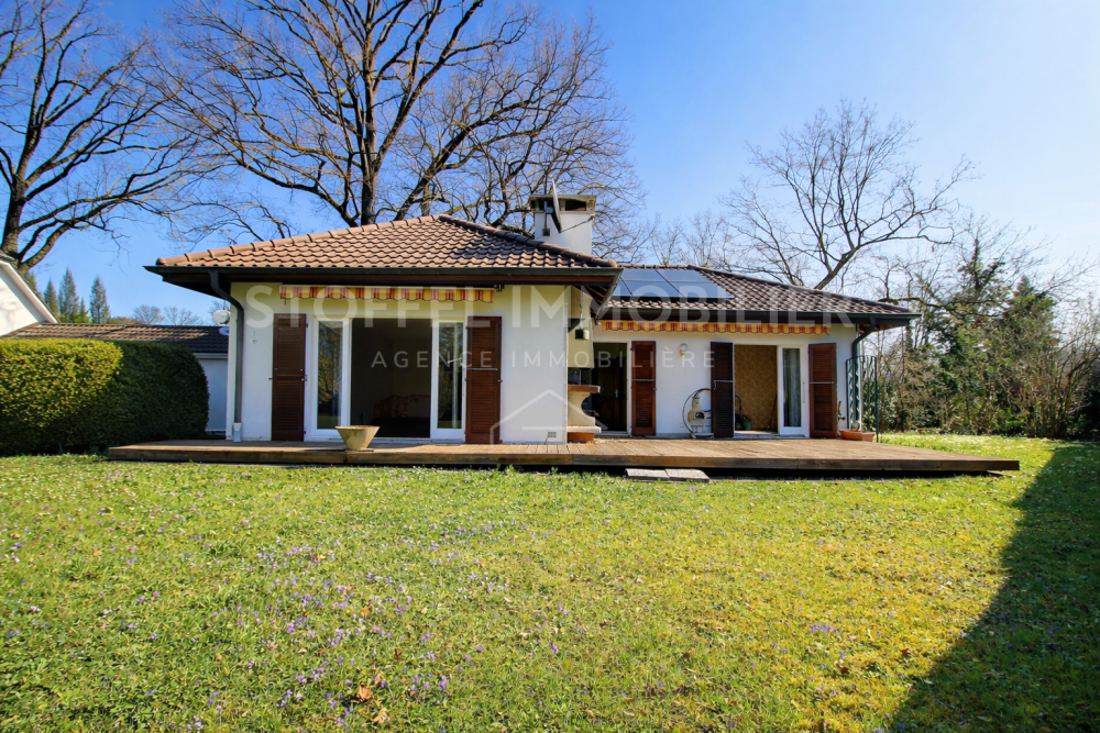 Einfamilienhaus mit Terrasse und Garten