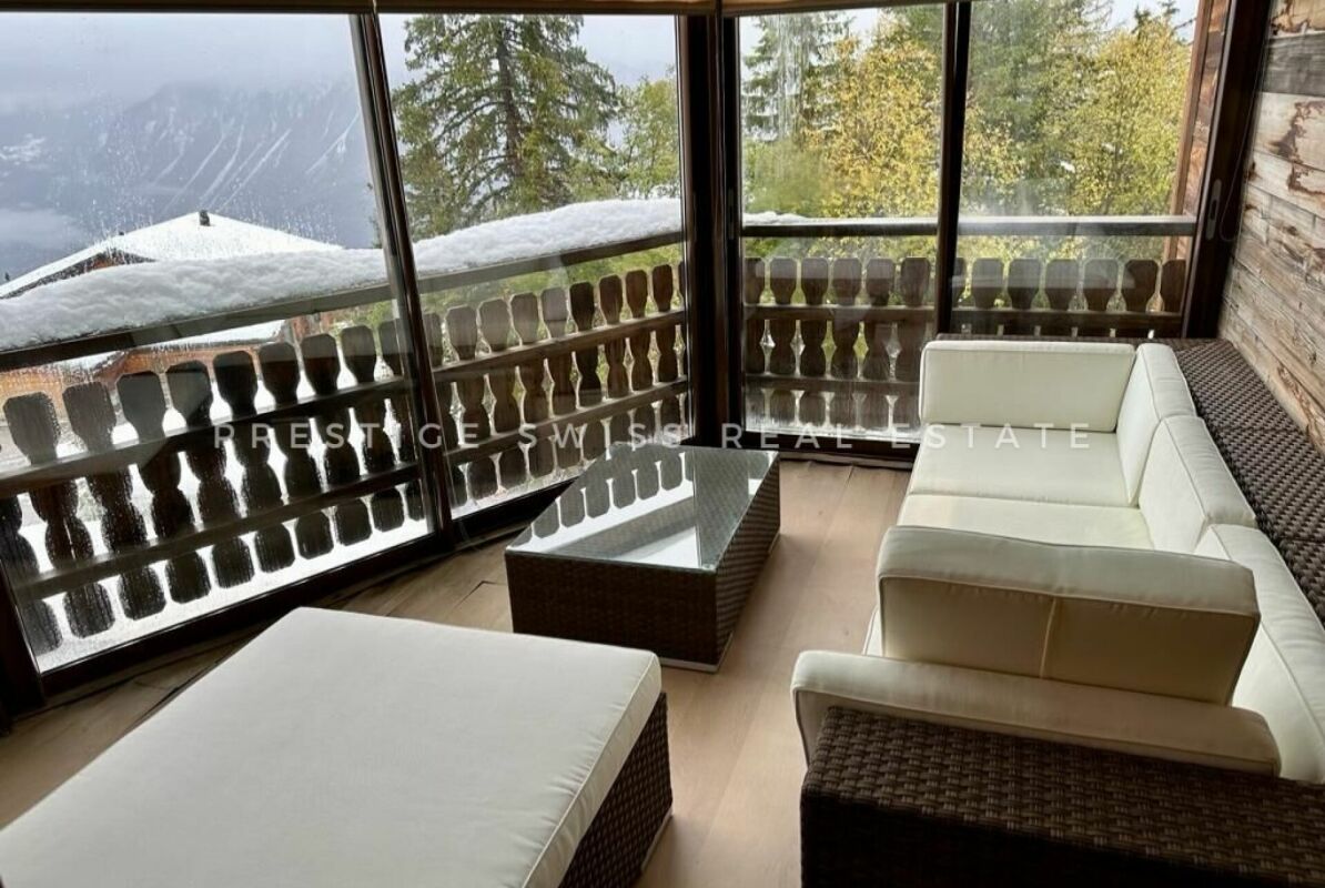 Berghütte mit Lounge und Panoramafenstern