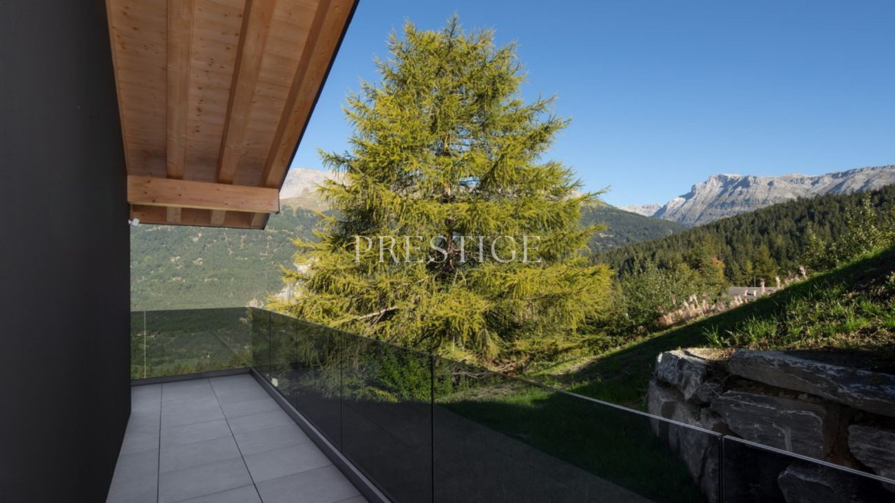 Balkon mit Bergblick