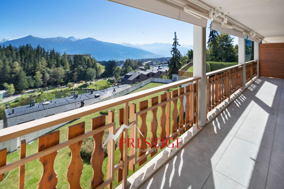 Balkon mit Alpenblick