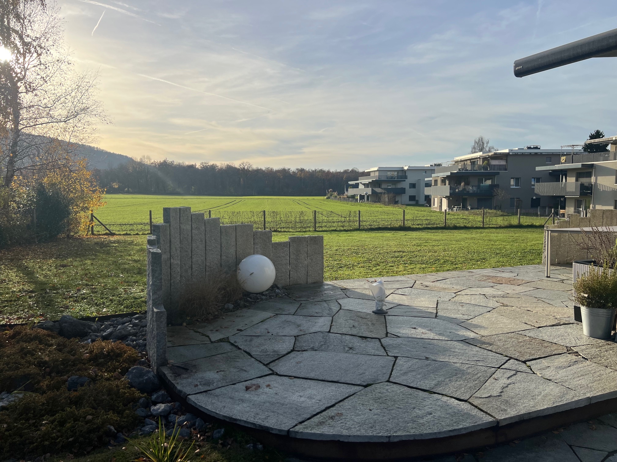 Terrasse mit Gartenblick