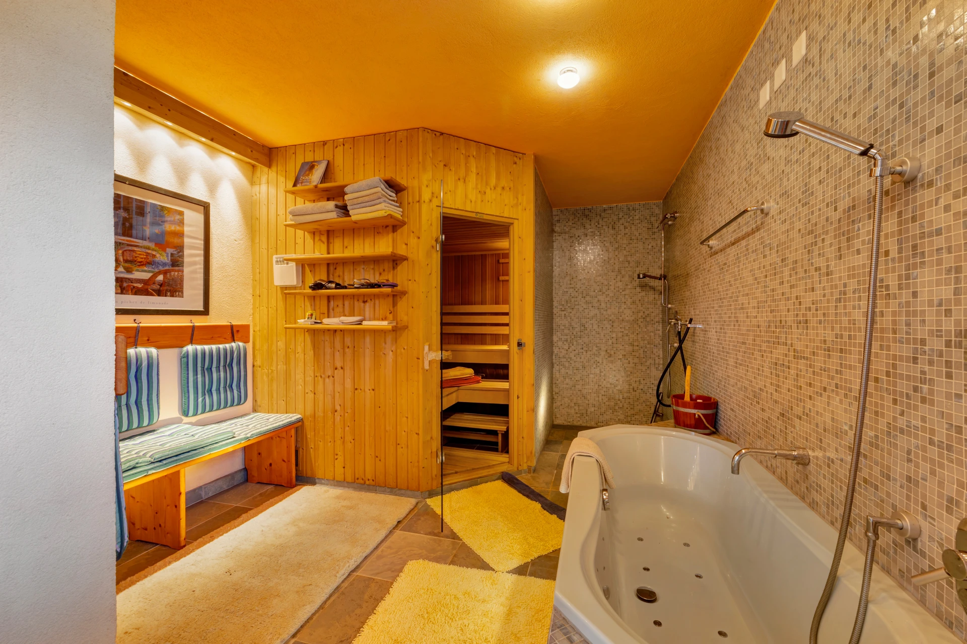 Saunabad mit Badewanne