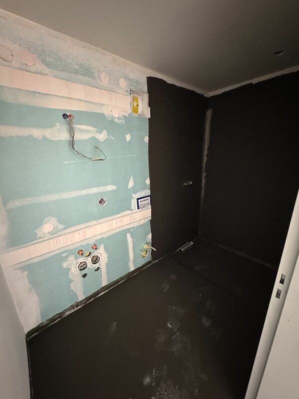Unbekannter Innenraum im Rohbau