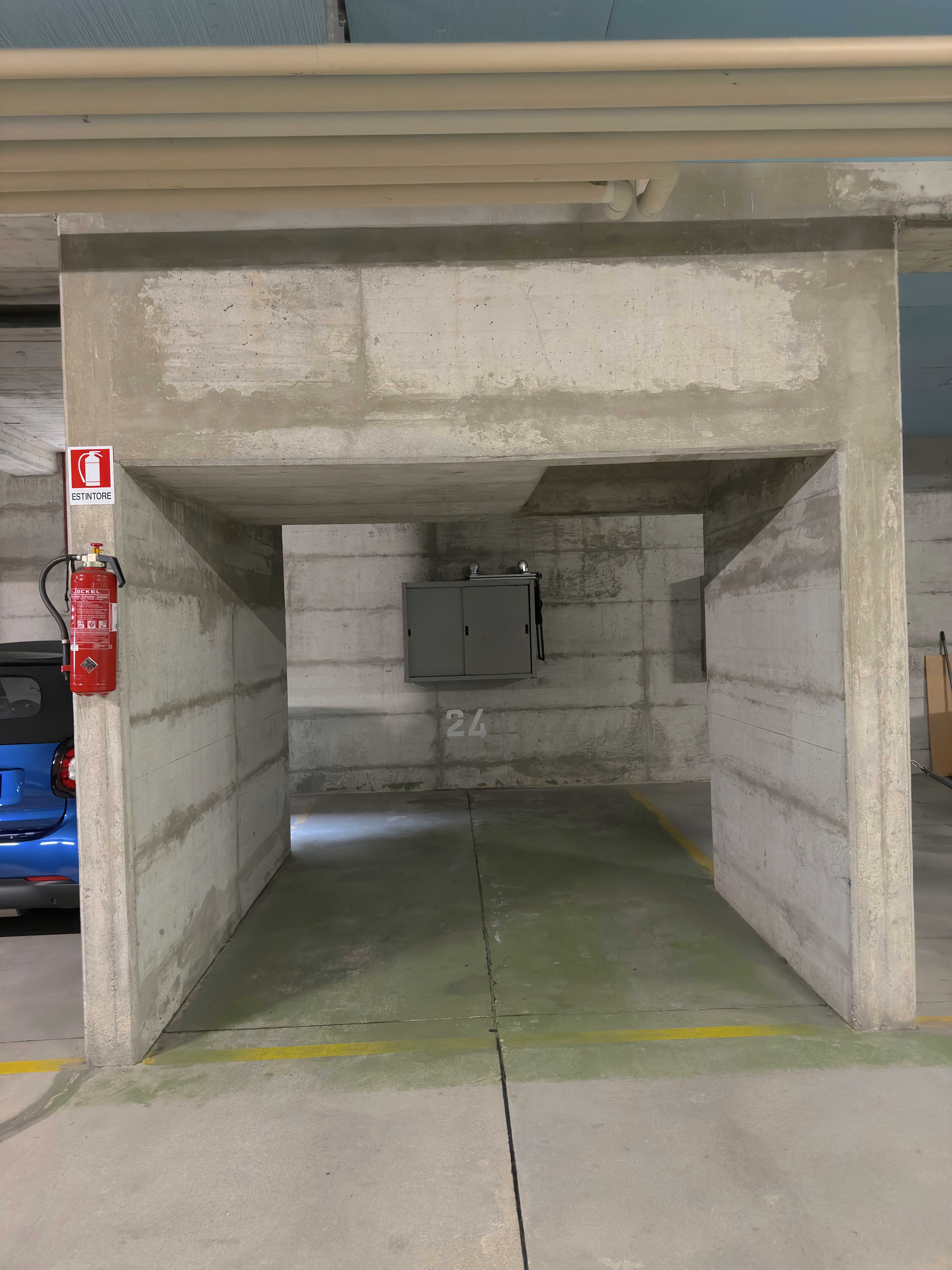 Parkplatz-/Garagenbox in Betonbauweise