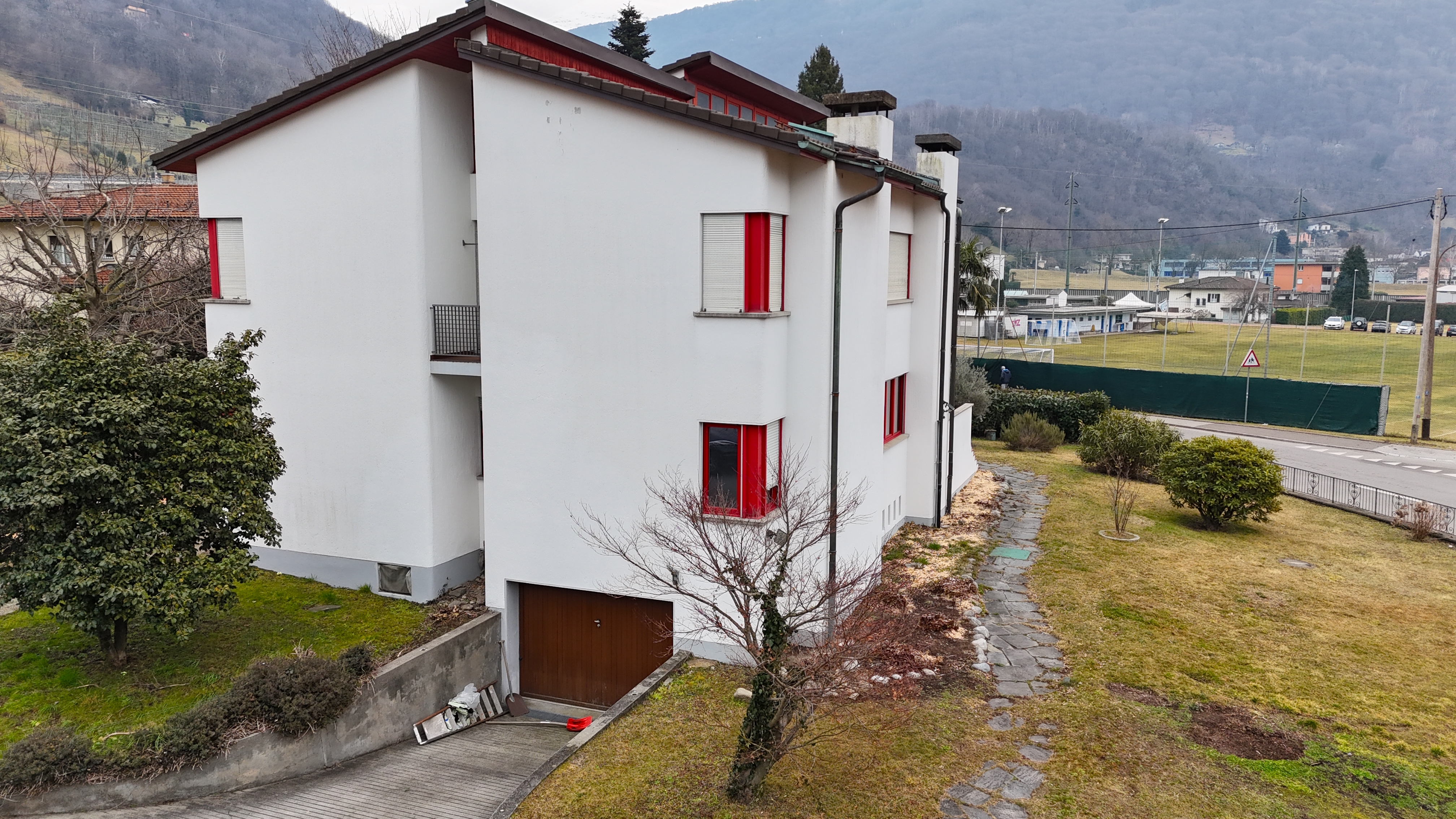 Wohnhaus mit Gartenblick