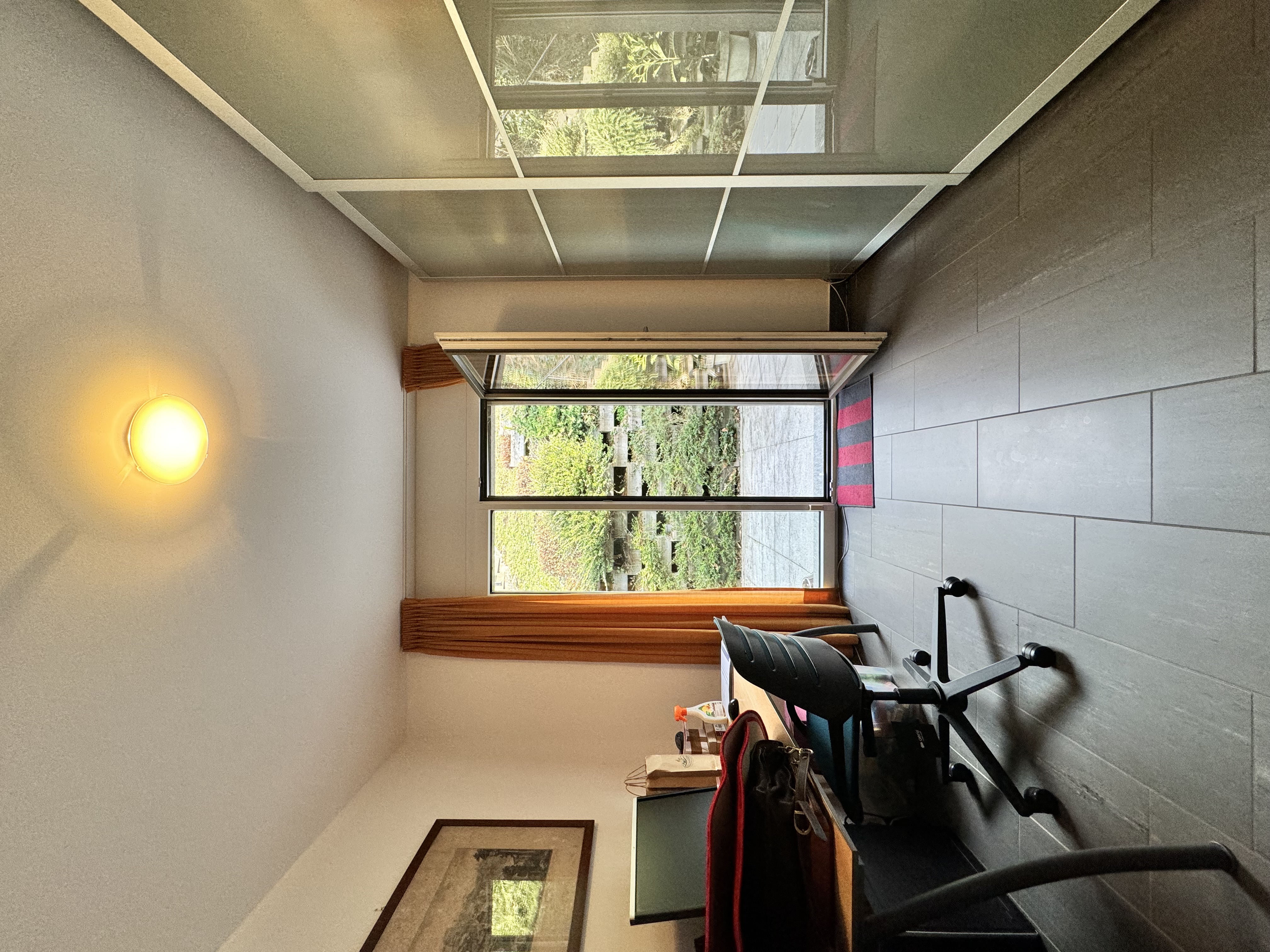Arbeitszimmer mit Gartenzugang