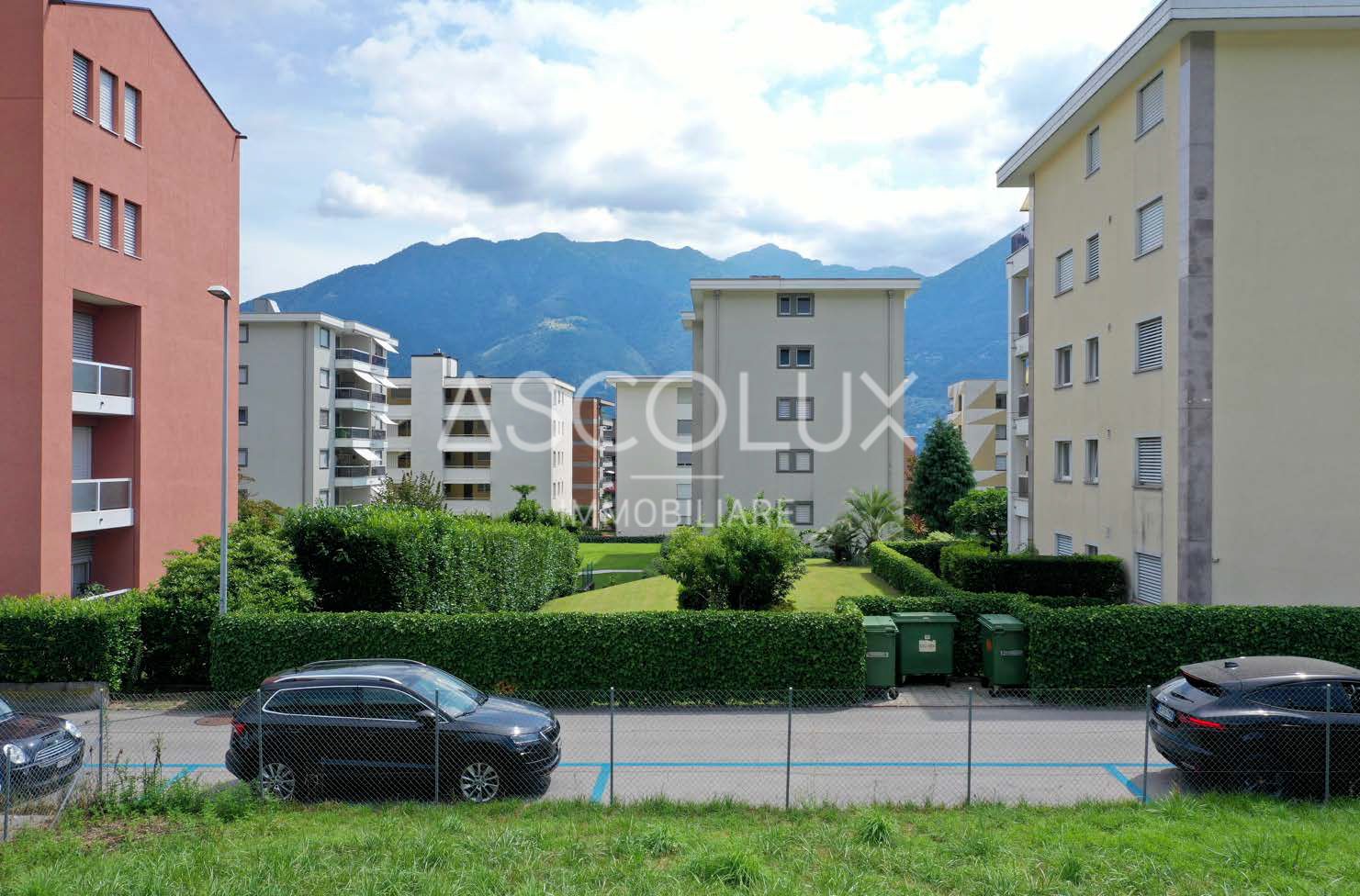 Wohnanlage mit Bergblick