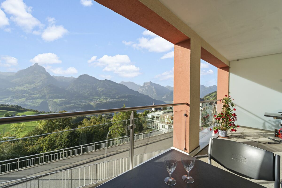 Balkon mit Bergblick