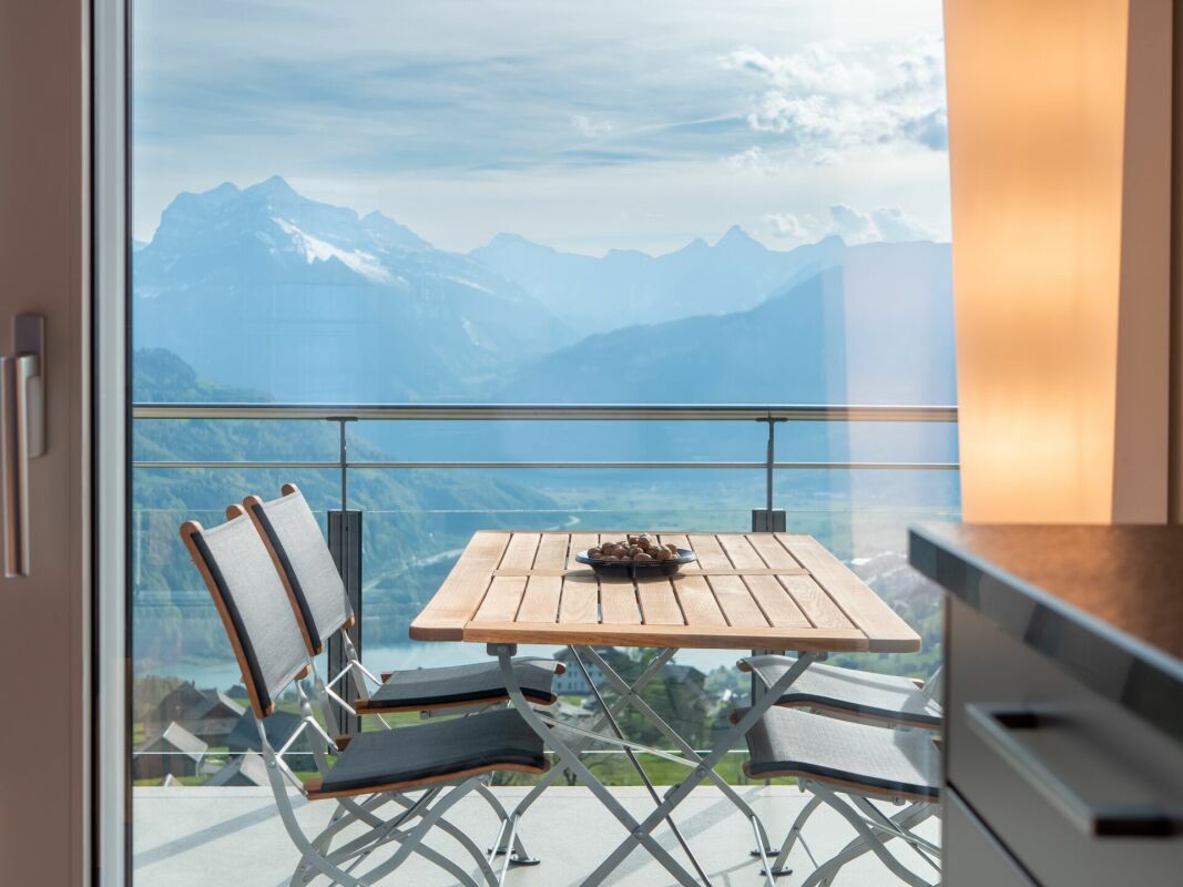 Balkon mit Bergblick