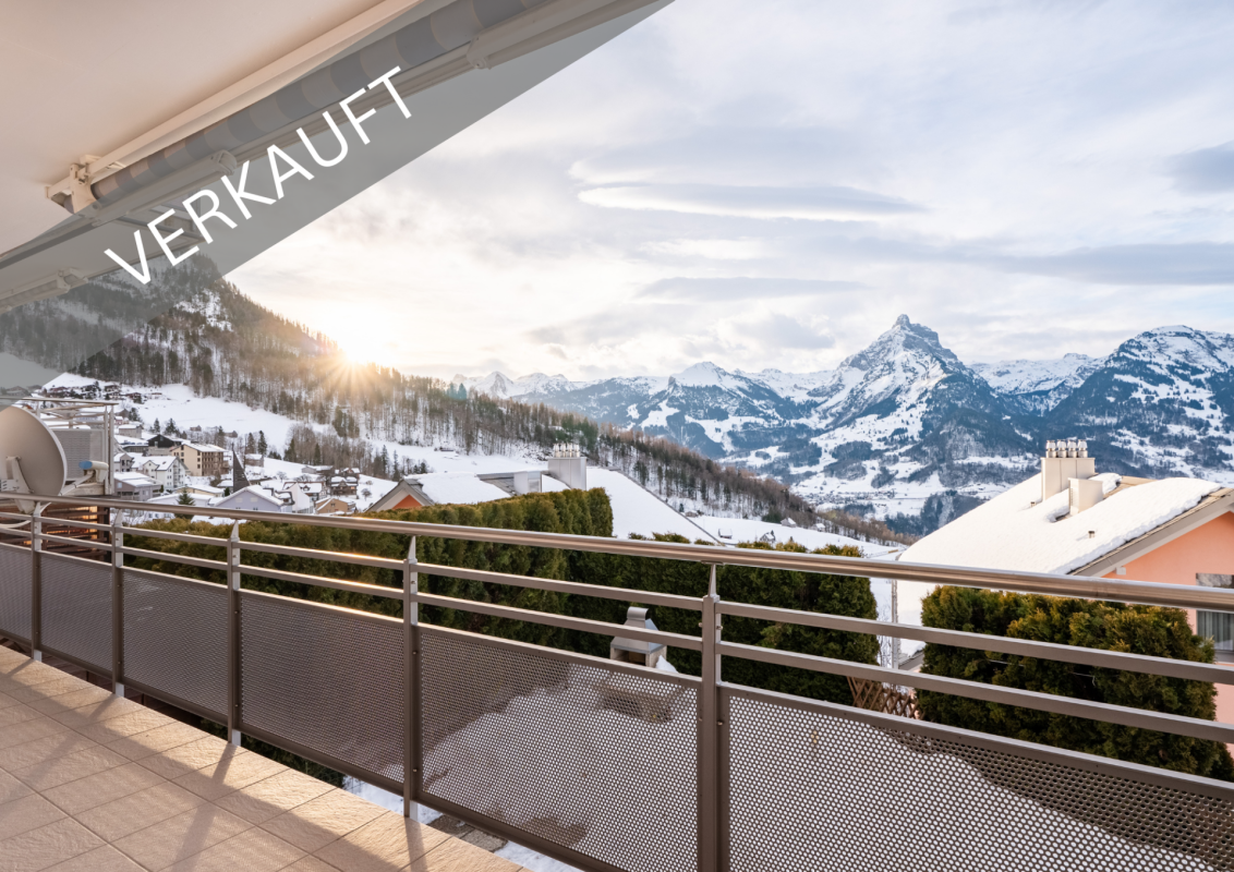 Balkon mit Alpenblick