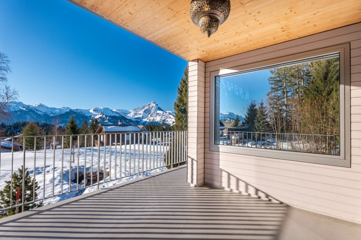 Balkon mit Bergblick