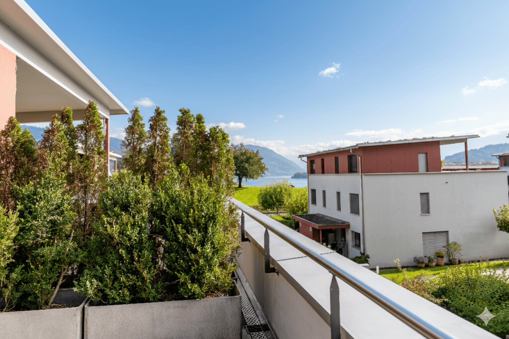 Balkon- und Seeblick