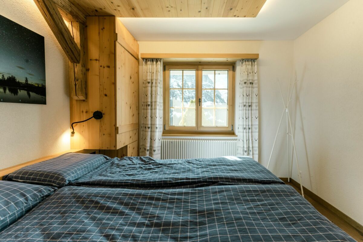 Gemütliches Schlafzimmer im Alpenstil