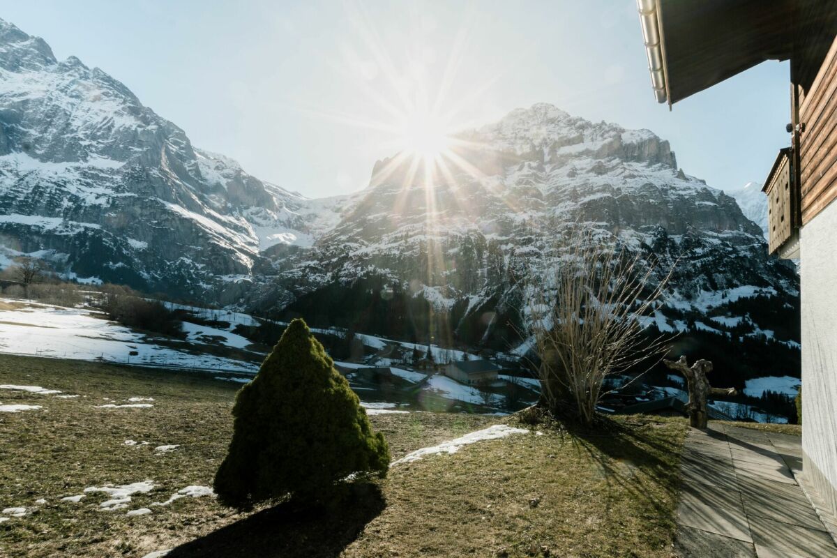Bergblick mit Winterlandschaft
