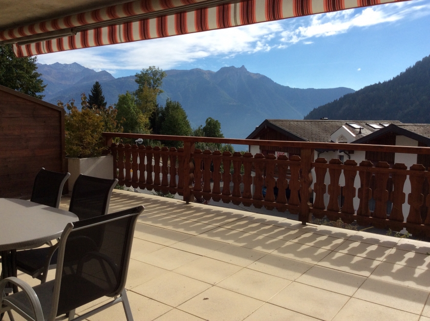 Balkon mit Bergblick
