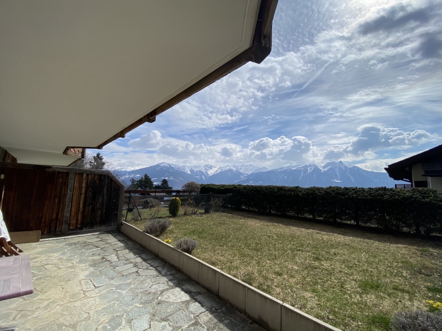Terrasse mit Bergblick