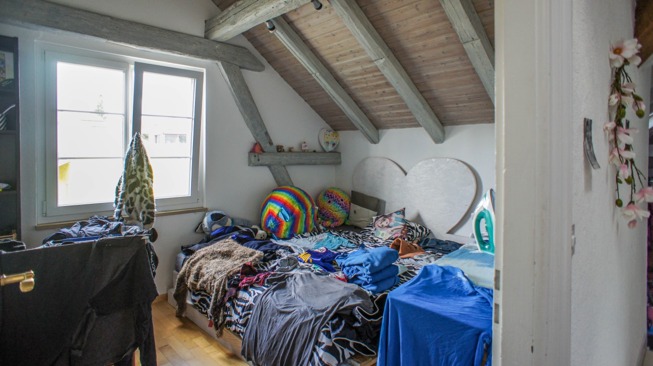 Schlafzimmer mit Dachschrägen