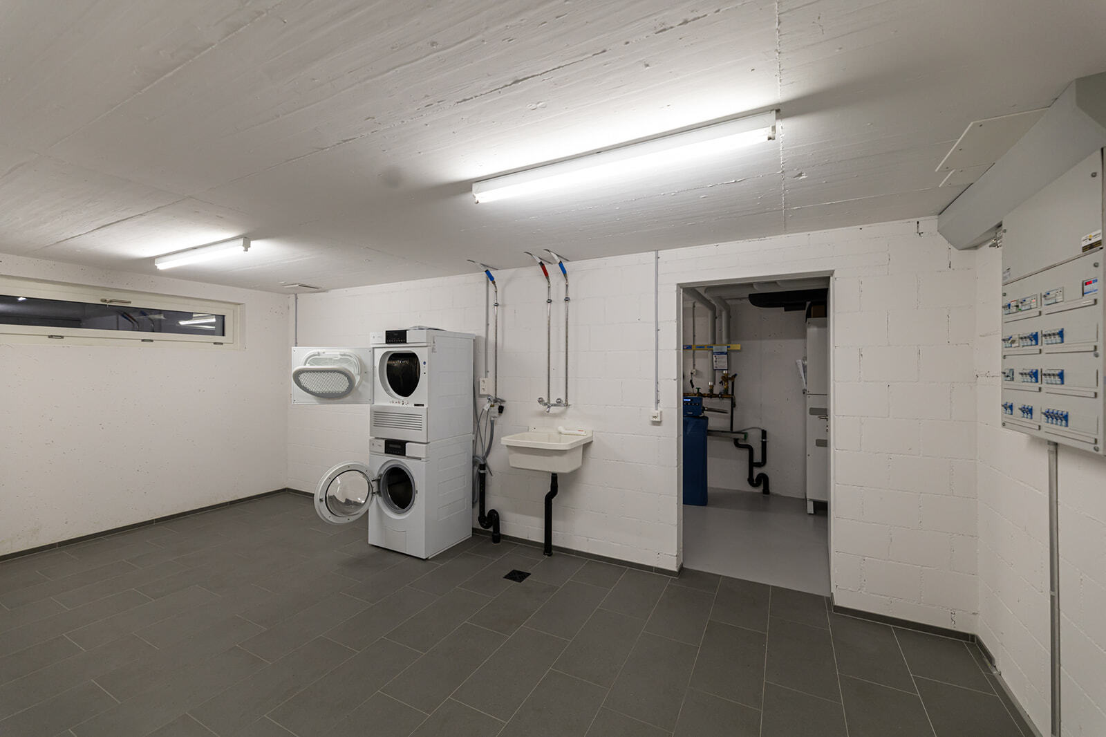 Hauswirtschafts- bzw. Technikraum im Keller