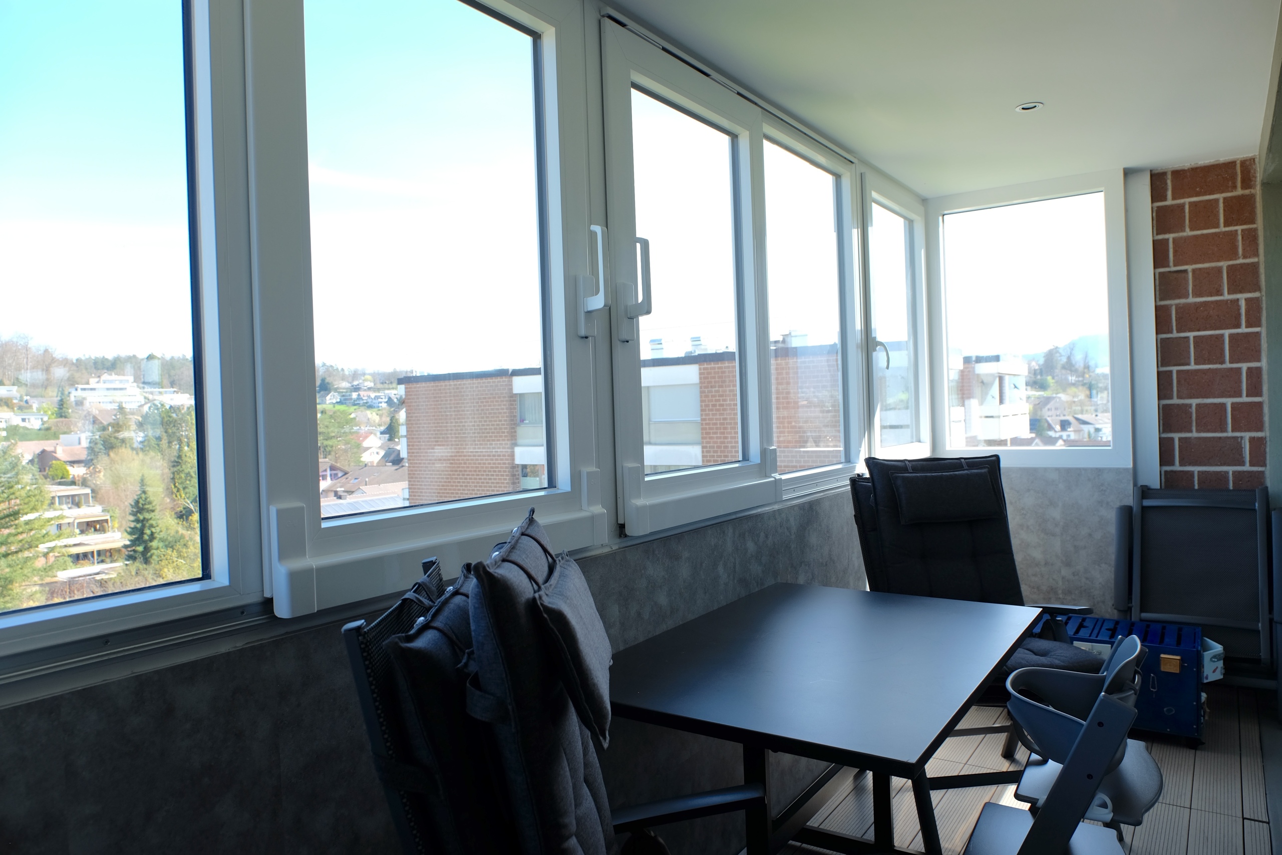 Verglaster Balkon mit Aussicht