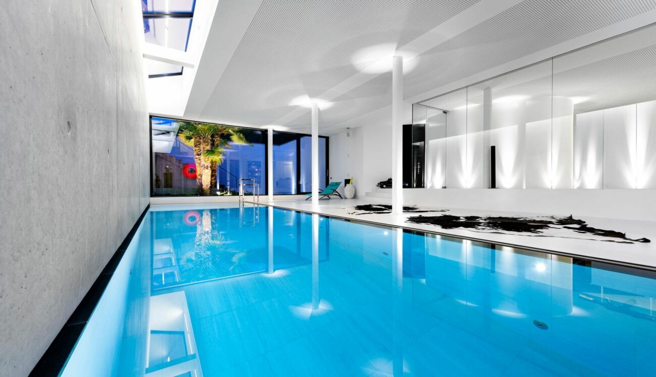 Private Villa mit großer Terrasse mit Blick auf den See – Coppet