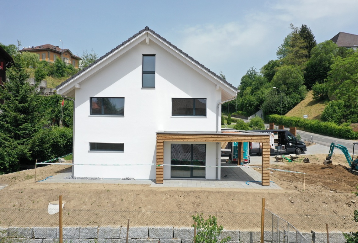 Modernes Einfamilienhaus im Bauzustand