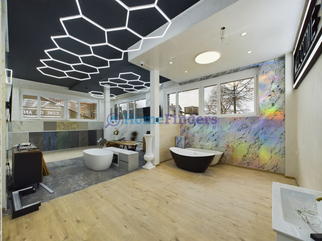 Modernes Badezimmer mit Lounge-Charakter
