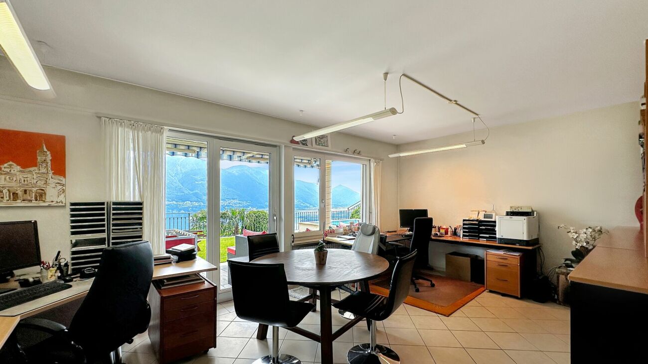 Büro-/Arbeitsraum mit Seeblick