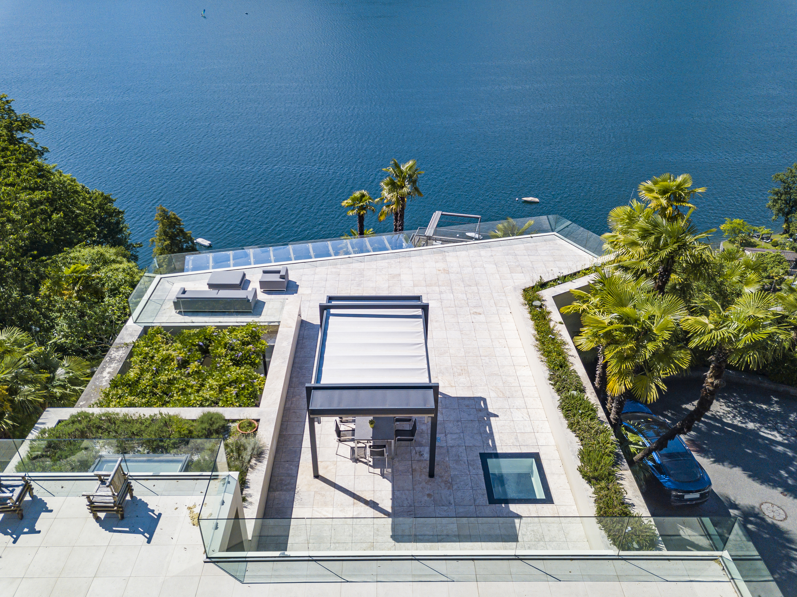 Luxuriöse Dachterrasse mit Seeblick