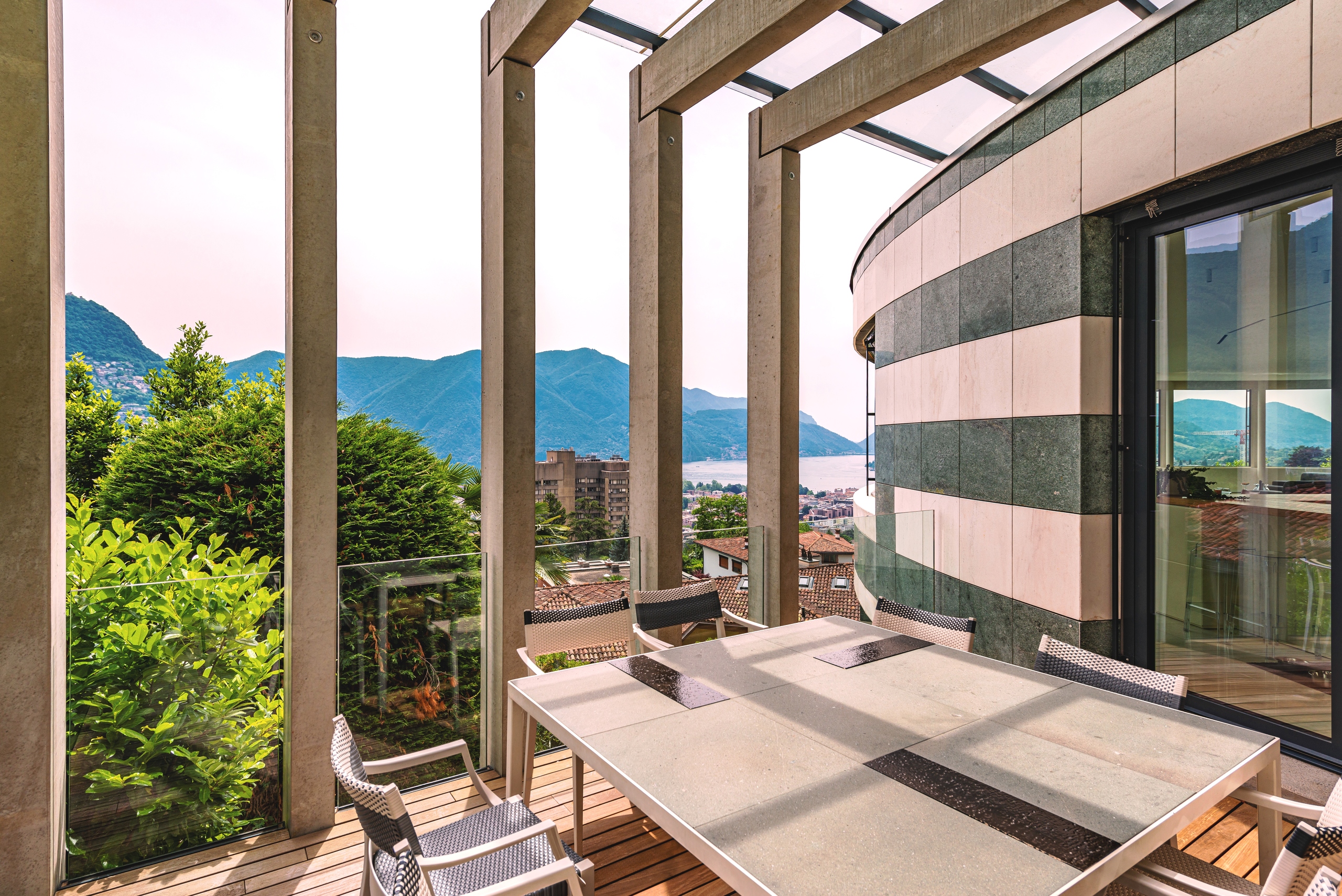 Terrasse mit Bergblick
