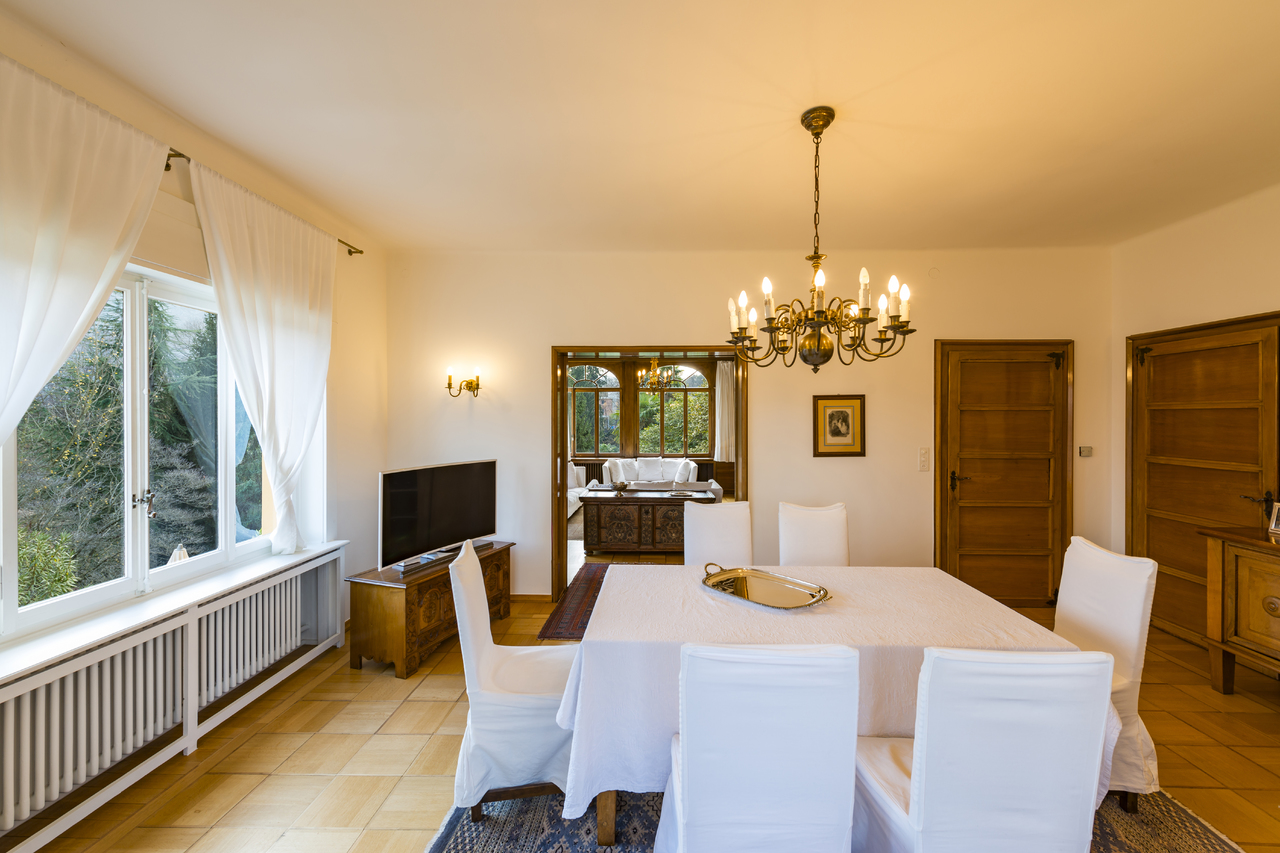 Esszimmer mit klassischer Möblierung