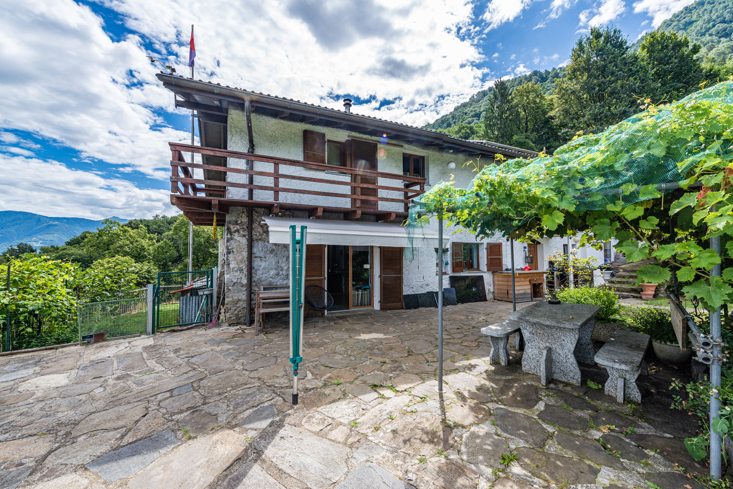 Berghaus mit Terrasse