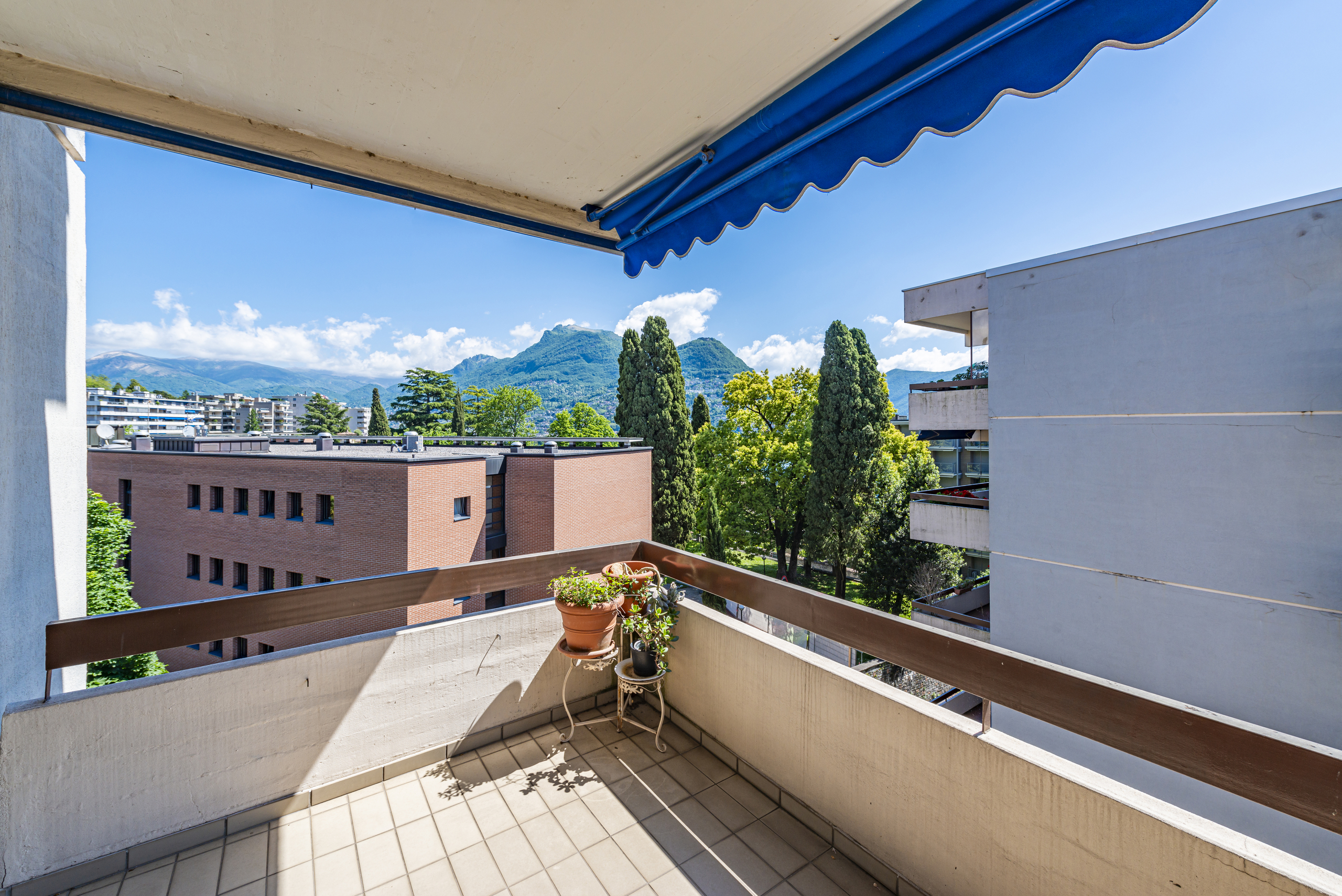 Balkon mit Bergblick