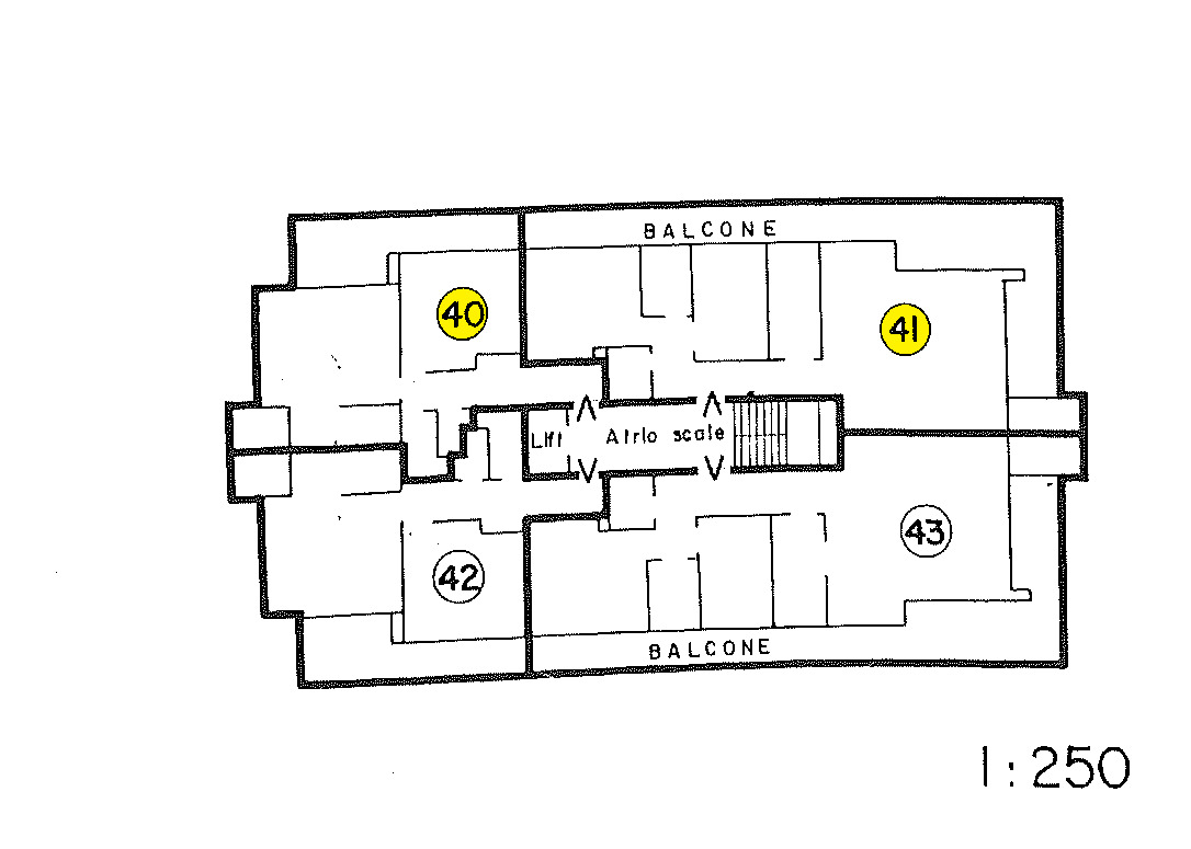Grundriss mit Balkonen und Treppenhaus