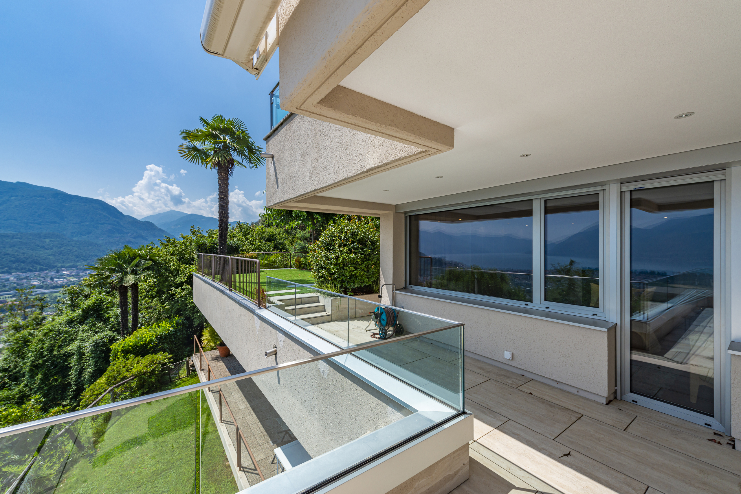Balkon mit Bergblick