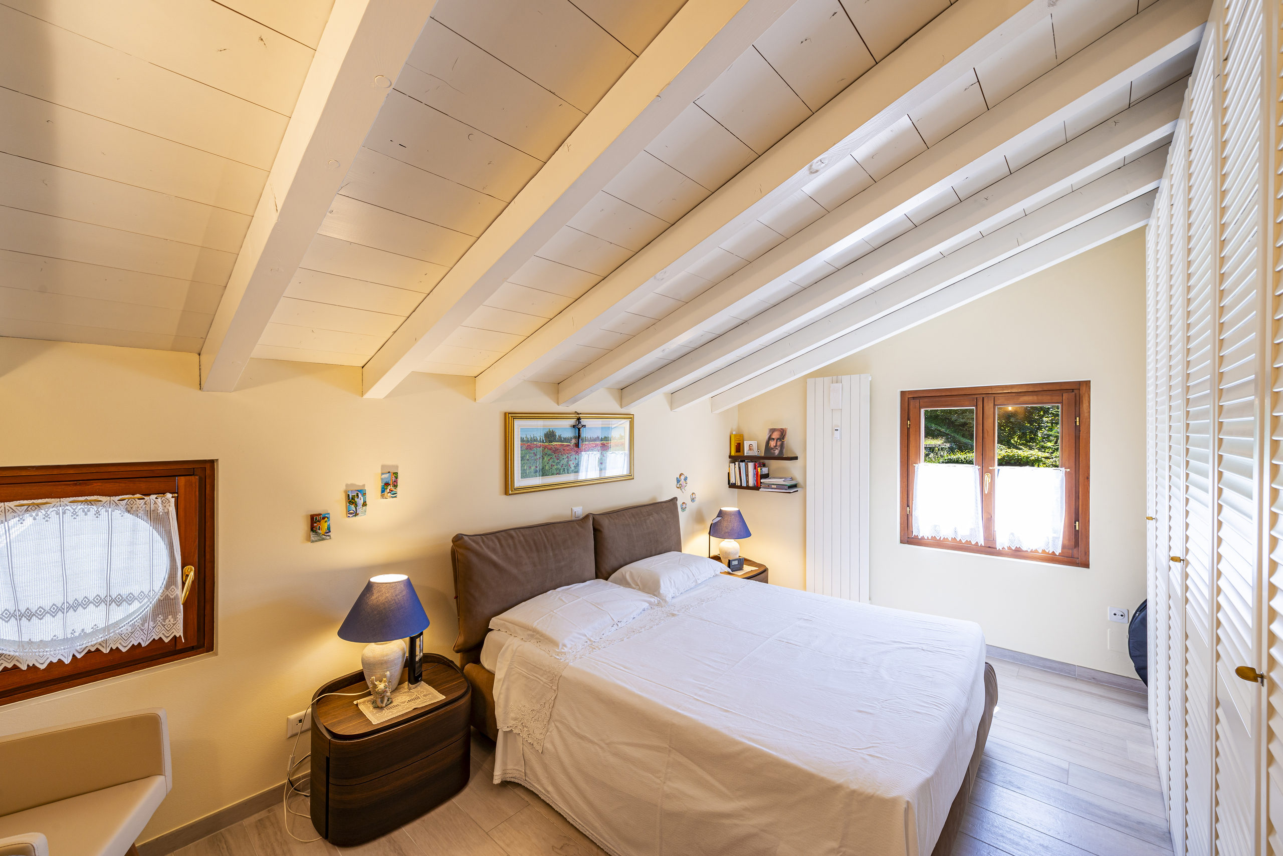 Gemütliches Schlafzimmer mit Dachschrägen